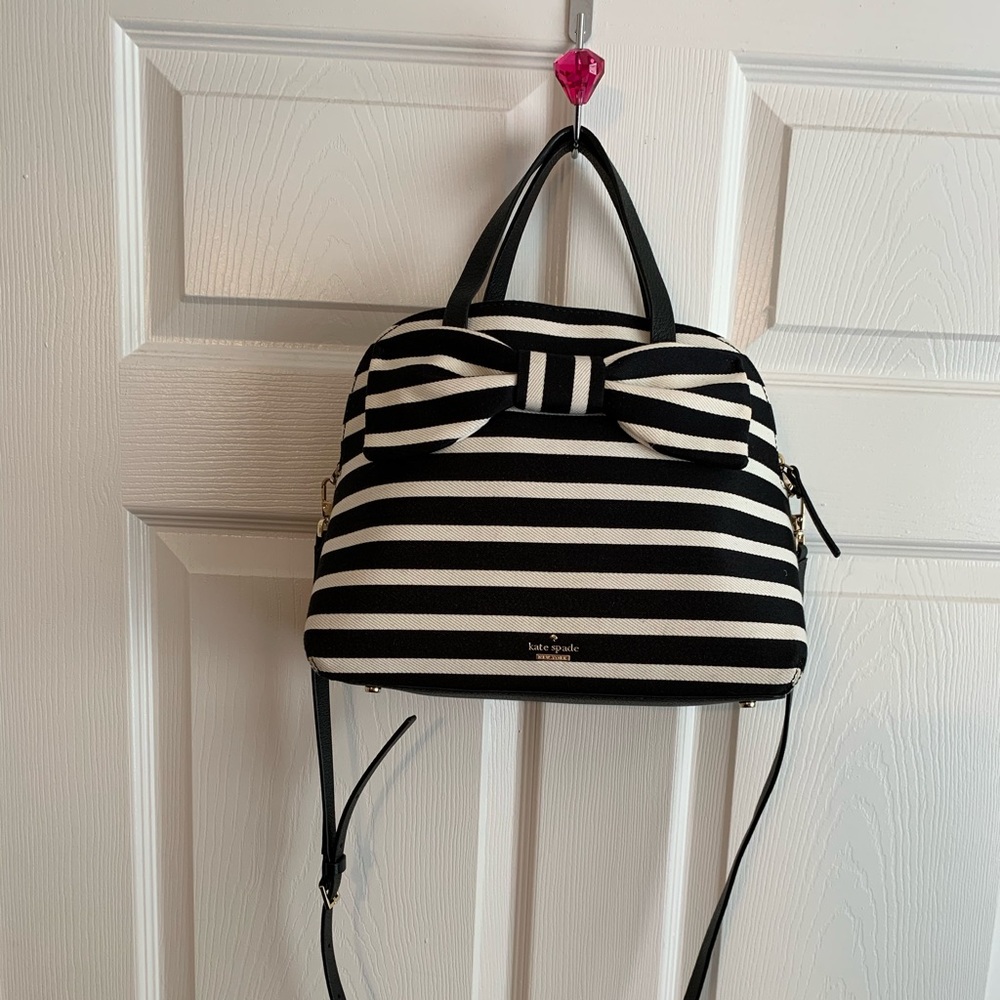 ❌SOLD❌ Kate Spade Olive Drive Striped Lottie ♠️